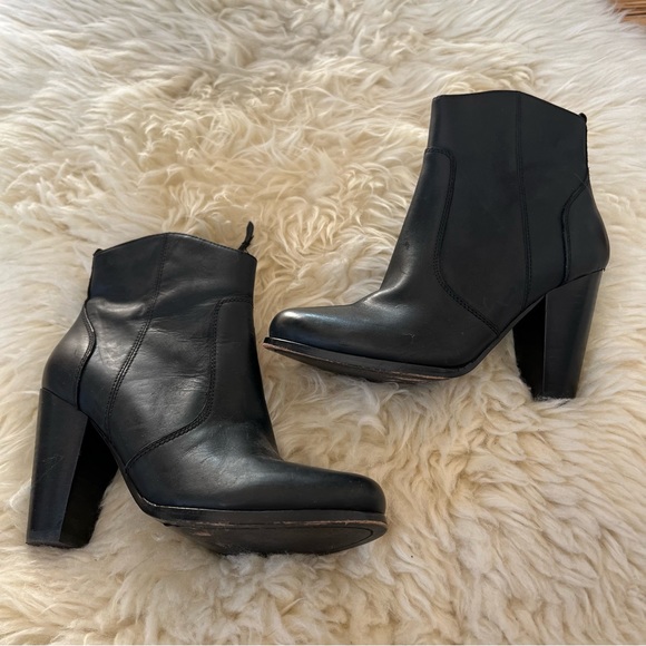 Joie Dalton Black Smooth Leather Bootie 6.5 - Picture 2 of 7